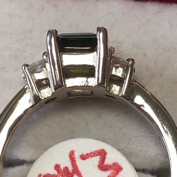 14 kt white gold , white sapphires & “Montana “rng - Picture 3 of 16